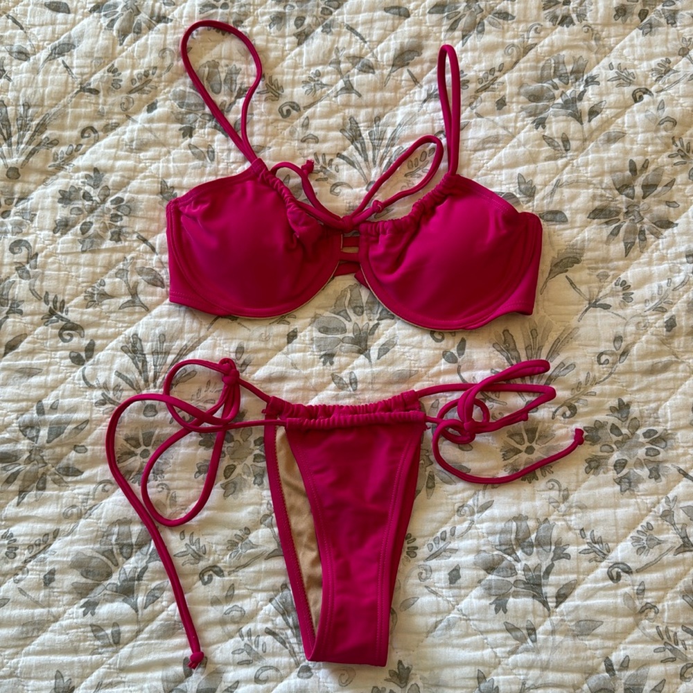 Magenta bikini